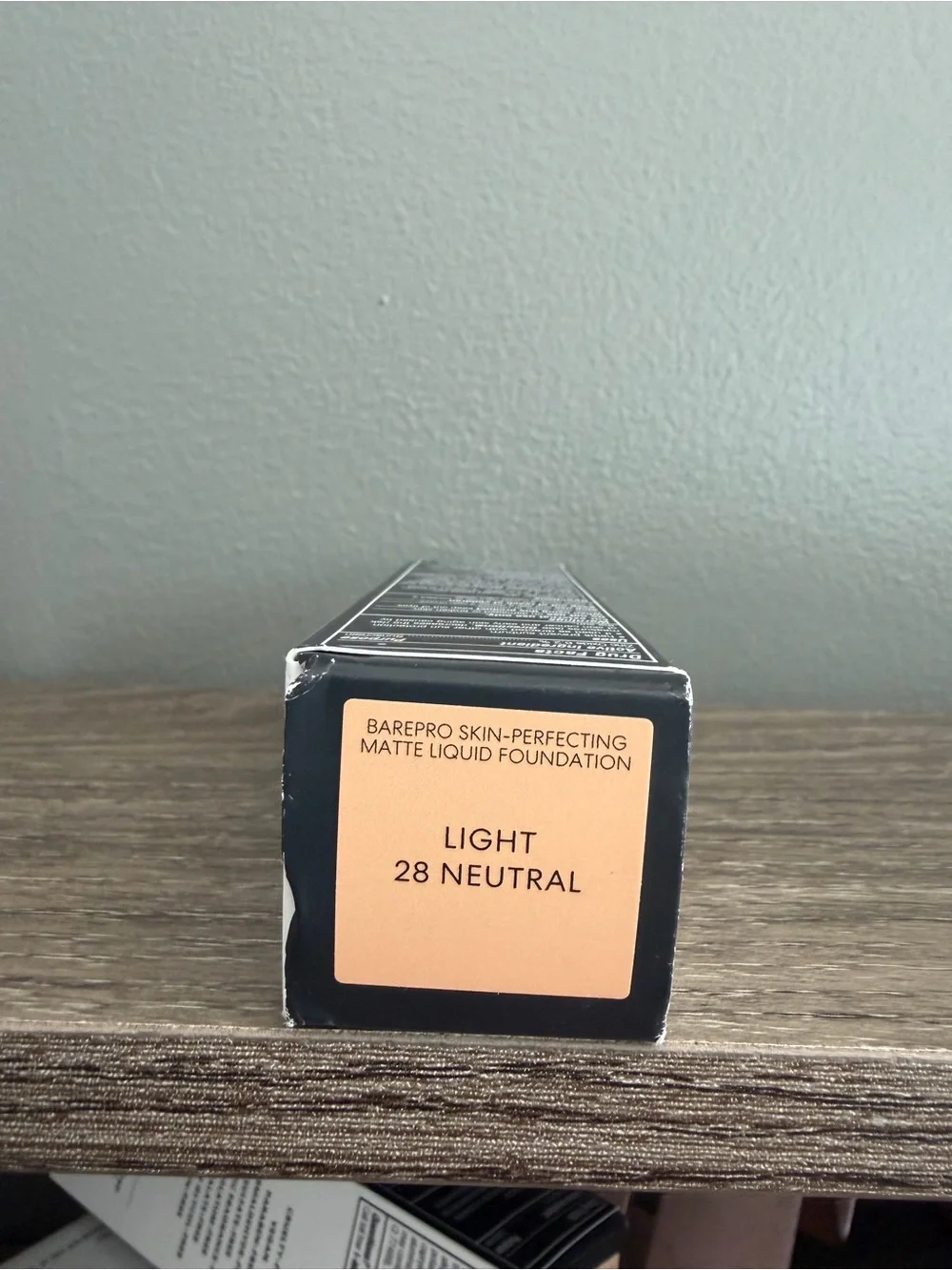 bareMinerals BAREPRO Matte Liquid Foundation -light neutral 28